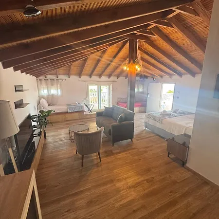 Aria Seaside Retreat - Ex Regos Hotel